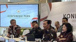 Luhut: Warga yang Belum Bayar Pajak Tak Bisa Urus SIM sampai Paspor