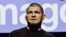 Viral Khabib Tolak Jabat Tangan Presenter Wanita