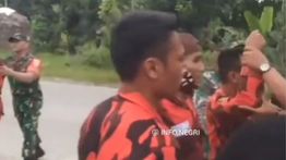 Momen Mencekam Ormas Pemuda Pancasila Geruduk Markas GRIB Jaya di Blora