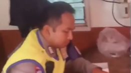 Viral Pria Ngamuk Ditilang Polisi: Saya Haji, Kakak Saya di Polda, Ini Anak Bupati Kalimantan Jangan Macam-macam!