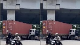 VIDEO: Dua Truk Kontainer Tabrakan di Cilincing