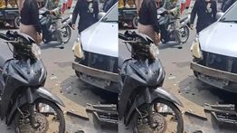 Mobil Hantam 2 Motor di Cibinong, Hancur Berantakan