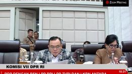 DPR: Efisiensi Anggaran Tak Boleh dengan Pecat Pegawai