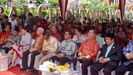 PJ Gunernur DKI hingga Pramono-Rano Hadiri Cap Go Meh di Pancoran China Town Point Jakarta Barat