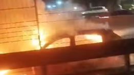 VIDEO: Minibus Terbakar di Tol Jakarta-Merak