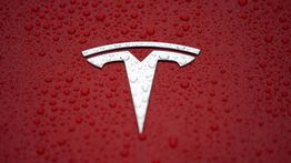 Saham Tesla Anjlok, Catat Penurunan Terbesar dalam 5 Tahun