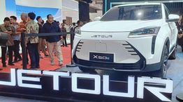 Jetour Hadirkan Mobil Listrik X50e di IIMS 2025