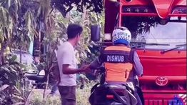 Viral Petugas Dishub Palak Sopir Truk di Sulsel