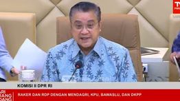 DPR Rapat Bahas Pilkada Ulang 24 Daerah