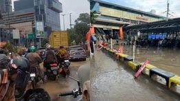 Sejumlah Titik Banjir Bekasi Mulai Surut, Warga Diminta Berhati-hati Gegara Masih Ada Lumpur