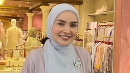 Ria Miranda Launching Koleksi Raya Bertema Minang Heritage