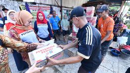 Relawan Pertamina Bantu Warga Terdampak Banjir di Bekasi