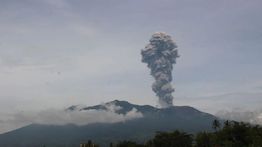 Gunung Marapi Erupsi, Kolom Abu Capai 1.600 Meter di Atas Puncak