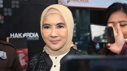 KPK Periksa Nicke Widyawati Dalam Kasus Korupsi Pengadaan LNG