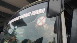 Temukan Bus Tak Laik Jalan, Menhub Dudy Langsung Pasang Stiker dan Larang Bus Beroperasi