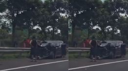 VIDEO: Kecelakaan Mengerikan, Rush Ringsek di Tol Padaleunyi