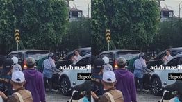 Pemotor Dihantam Mobil BRV di GDC Depok, Sampai Ringsek