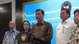 IHSG Anjlok, Luhut: Presiden Prabowo Bakal Temui Investor