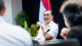 Purnawirawan TNI Minta Gibran Dilengserkan, Luhut: Kampungan!