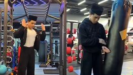 Heboh! Muntaz Halilintar Diduga Permainkan Gerakan Salat Saat Gym