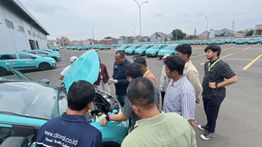 Kurangi Risiko Kecelakan, Puluhan Driver Taksi Listrik Xhan SM Training Mengemudi Defensif