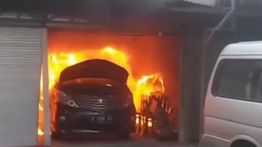 Garasi Terbakar, 7 Mobil Mewah Eks Anggota DPR Hangus