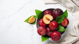 Bikin Tubuh Sehat, Manfaat Buah Plum Semanis Rasanya