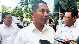 DPR Pertanyakan Status Dirut Bulog yang Masih Aktif di TNI