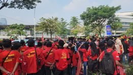 May Day 2025, Buruh Konfederasi KASBI Minta Badai PHK Disetop