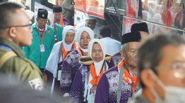 18 Kloter Mulai Masuk Asrama Haji, Jemaah Jakarta Terbang Perdana