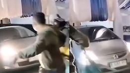 Viral Mobil Nekat Terobos Tenda Hajatan Diduga Makan Badan Jalan Umum