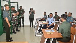 Perkuat Profesionalisme, Prajurit TNI Didorong Kuasai Bahasa Asing dan Alutsista Modern