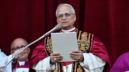 Paus Leo XIV Pimpin Misa Perdana di Kapel Sistina