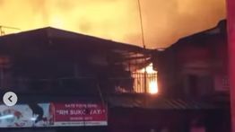 Kebakaran Hantam Perumahan di Cipinang