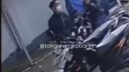 VIDEO: Teganya Maling Curi Motor Kasir Indomaret, Sampai Kejar-kejaran di Tangerang