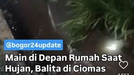 Mandi Hujan Depan Rumah, Balita Hanyut Terbawa Arus Selokan