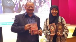 Asma Nadia dan Isa Alamsyah Gelar Kopdar Nasional KBM, Bagikan Cincin Berlian ke Penulis