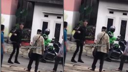 VIDEO: Pria Diduga Menusuk Orang dan Mau Bakar Mushola