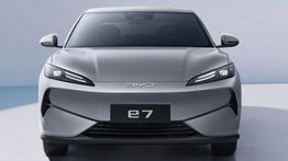 BYD Luncurkan Sedan Listrik e7 dengan Jarak Tempuh hingga 520 km dan Harga Mulai Rp237 Jutaan