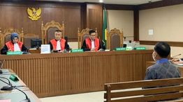 Eks Ketua PN Surabaya Didakwa Suap Rp500 Juta
