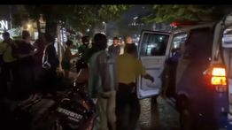 VIDEO: Kabel Melintang Hantam Pengendara Motor Sampai Terluka Parah