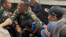 Aksi Pencopetan Warnai Acara Masak Bobon Santoso untuk Bobotoh di Bandung