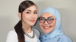 Dicap Toko Emas Berjalan, Ibu Ayu Ting Ting: Punya ya Dipake Dong