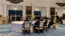 Prabowo Ajak Angkat Gelas untuk Kesehatan Xi Jinping dan Kesejahteraan RRT dalam Jamuan Makan Siang di Istana Negara