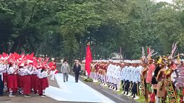 Prabowo Terima Langsung Kunjungan Resmi PM China dengan Hangat di Istana Negara