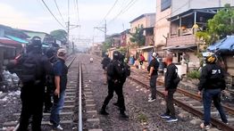 Polda Metro Gerebek Kampung Bahari, Sempat Dapat Perlawanan