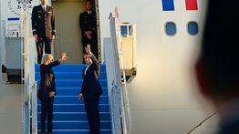 Prabowo Subianto Antar Presiden Macron Berangkat ke Singapura