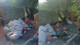 Kecelakaan Lalu Lintas, Motor Tossa PPSU DKI Terguling di Jalan Rawamangun Muatan Berserakan
