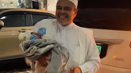 Istri Habib Rizieq Lahirkan Putra Pertama, Diberi Nama Abdullah