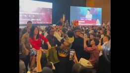Polisi Bantah Tangkap Aktivis Greenpeace-Wanita Papua di Konferensi Nikel Internasional